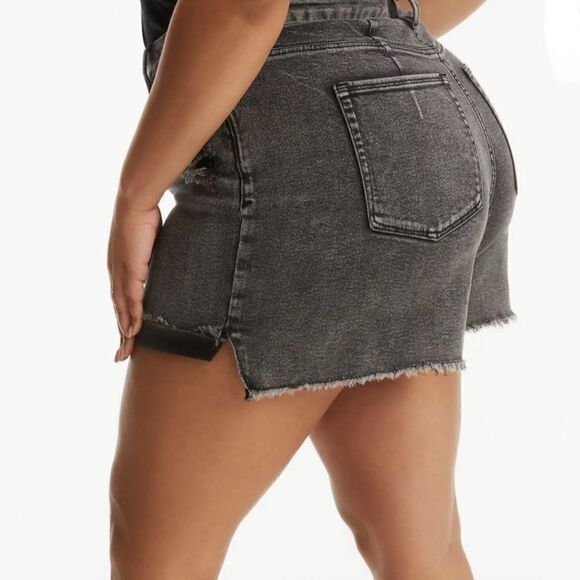 GOOD AMERICAN GOOD CURVE DENIM SHORTS HIGH RISE DISTRESSED NWT - Picture 3 of 14